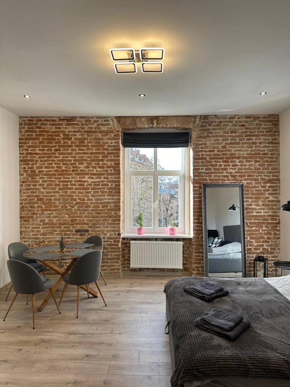 Apartment Vip Virmenska Street Lviv Eksteriør billede